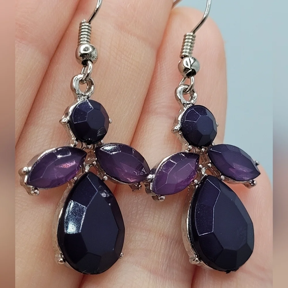 ✨2/$10✨ Purple Cluster Teardrop Silver Earrings - Picture 3 of 10